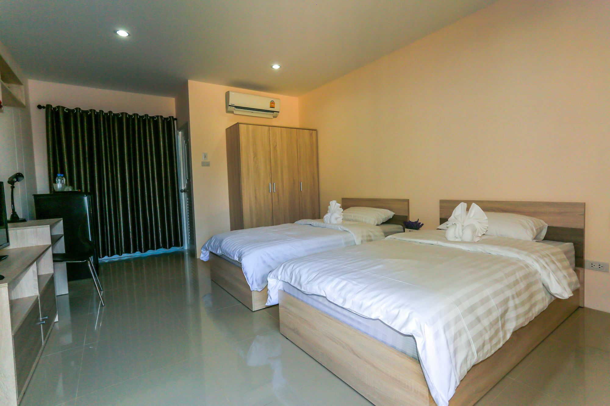Tempo Plus Apartment Mae Sot Buitenkant foto